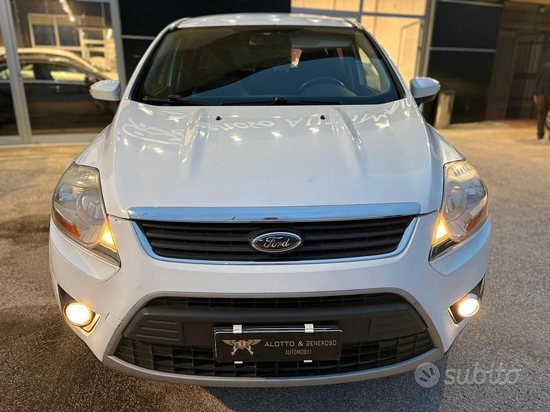 Usata Ford Kuga 140 CV (102 kW) 2013 Bianco SUV
