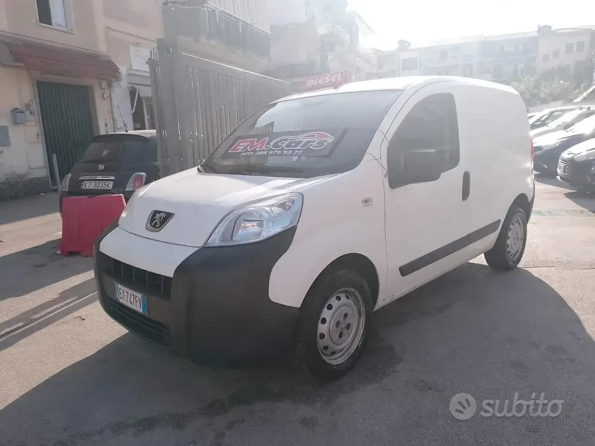 Usata Peugeot Bipper 75 CV (55 kW) 2014 Bianco Monovolume