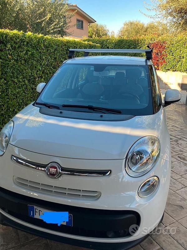 Bianco Usata 2016 Fiat 500L Living Monovolume | 9900 € (Buon prezzo) - Immagine 1/4