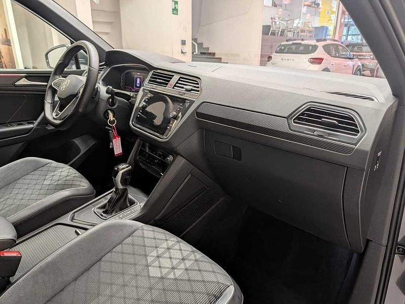 Usata VW Tiguan R-line 150 CV (110 kW) 2022 Grigio SUV