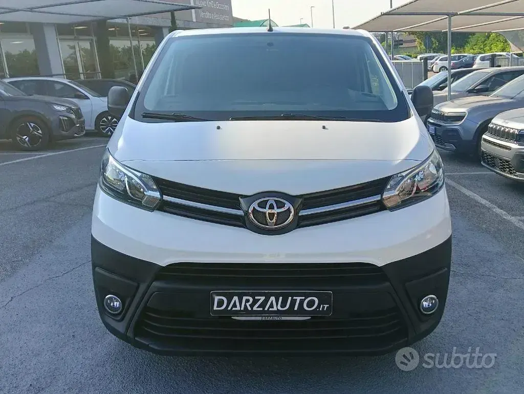 Usata Toyota Proace Comfort 116 CV (85 kW) 2017 Bianco pastello Monovolume