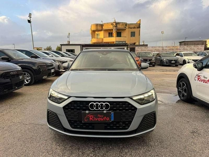 Grigio Usata 2023 Audi A1 Sportback Advanced Plus Utilitaria | 24.900 € (Molto cara) - Immagine 1/4