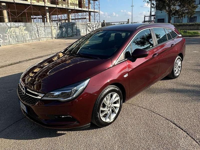 Bordeaux Usata 2018 Opel Astra Dynamic Station wagon | 8550 € (Buon prezzo) - Immagine 1/4