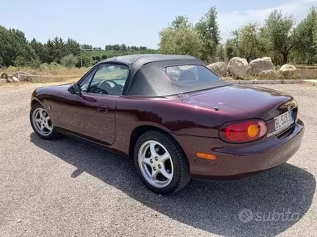 Usata Mazda MX5 140 CV (102 kW) 2000 Cabrio