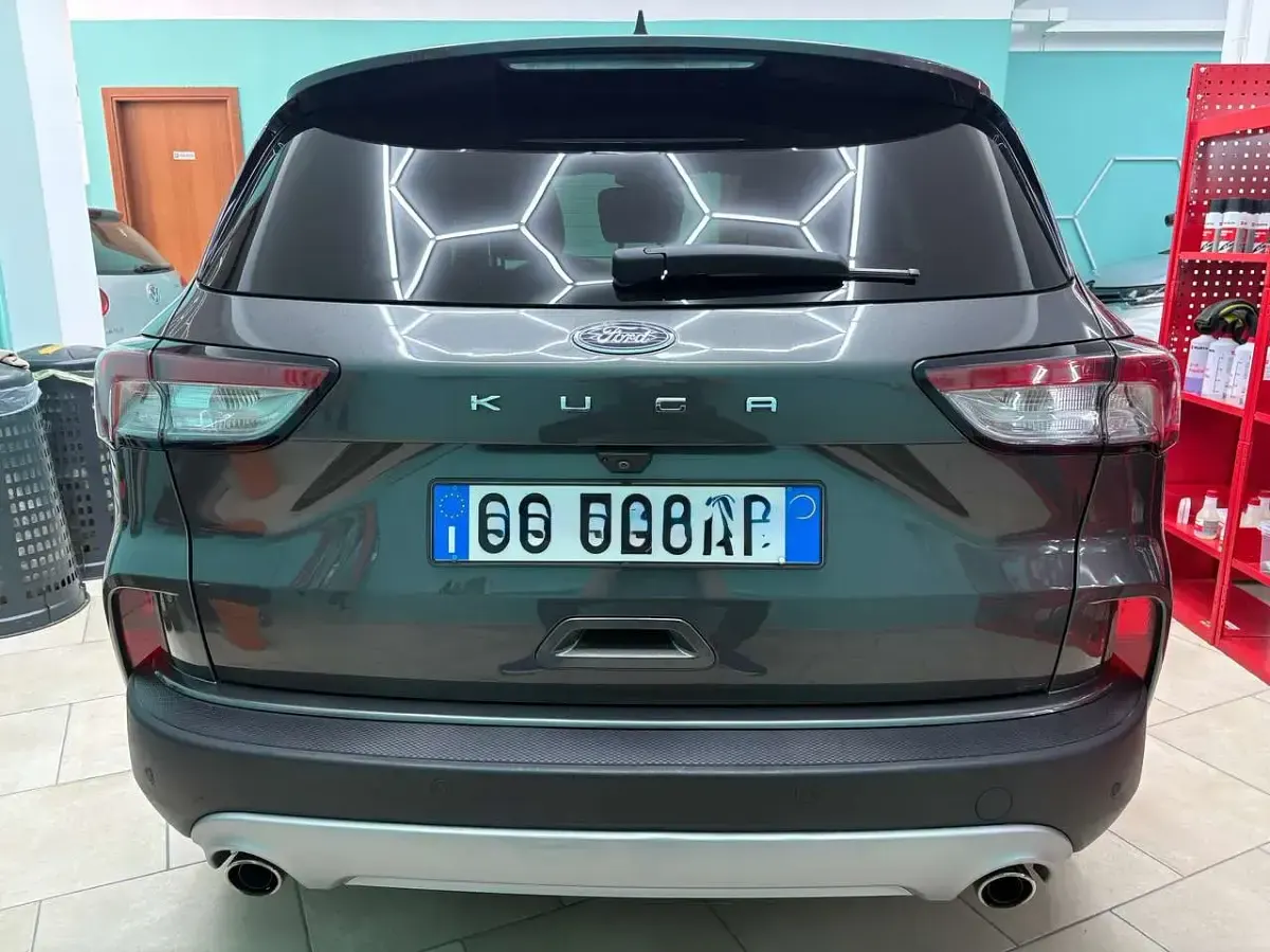 Usata Ford Kuga Titanium 120 CV (88 kW) 2021 Grigio SUV