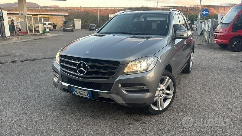 Usata Mercedes ML250 204 CV (150 kW) 2012 Grigio SUV