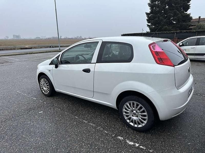 Usata Fiat Punto 75 CV (55 kW) 2013 Furgone