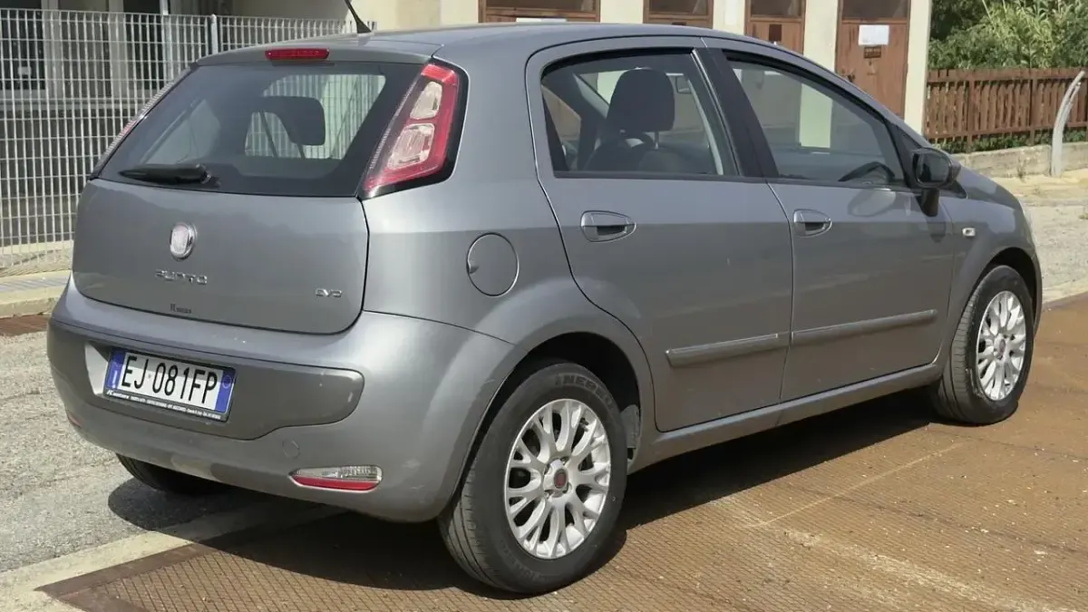 Usata Fiat Grande Punto S 75 CV (55 kW) 2011 Grigio Utilitaria