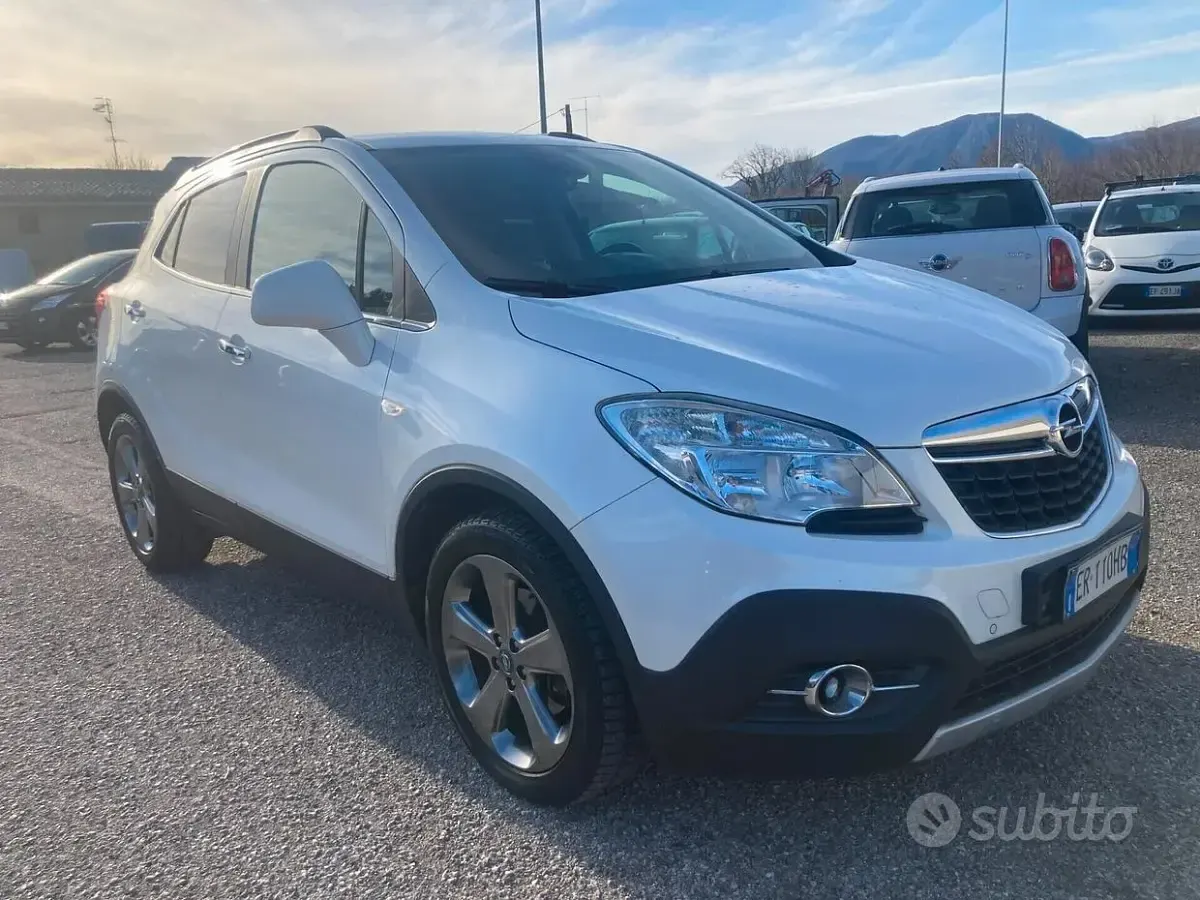 Usata Opel Mokka Cosmo 131 CV (96 kW) 2013 Bianco SUV
