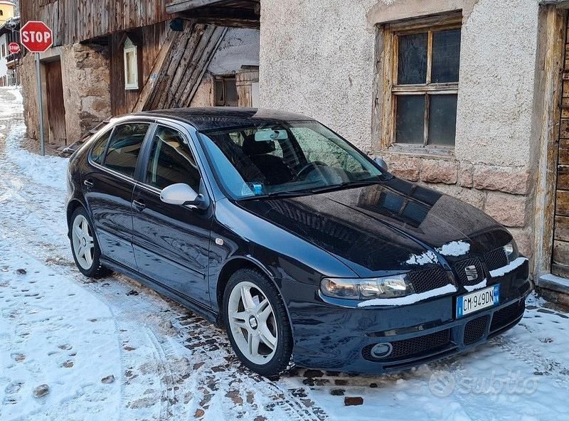 Usata 2004 Seat Leon Sport Tre volumi | 5000 € (Buon prezzo) - Immagine 1/4