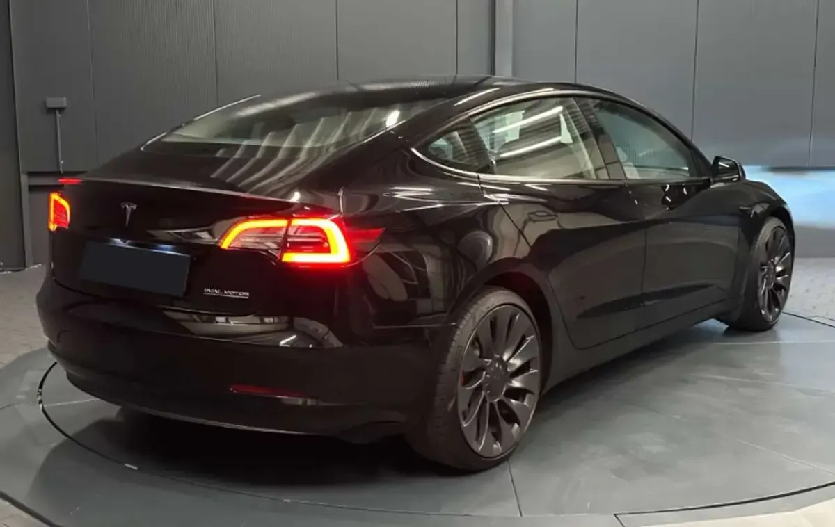 Usata Tesla Model 3 Performance 155 kW (211 CV) 2022 Nero Berlina