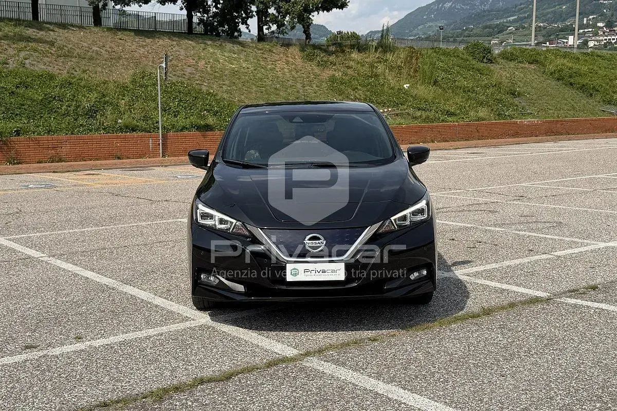 Usata Nissan Leaf Tekna 89 kW (122 CV) 2018 Nero Utilitaria
