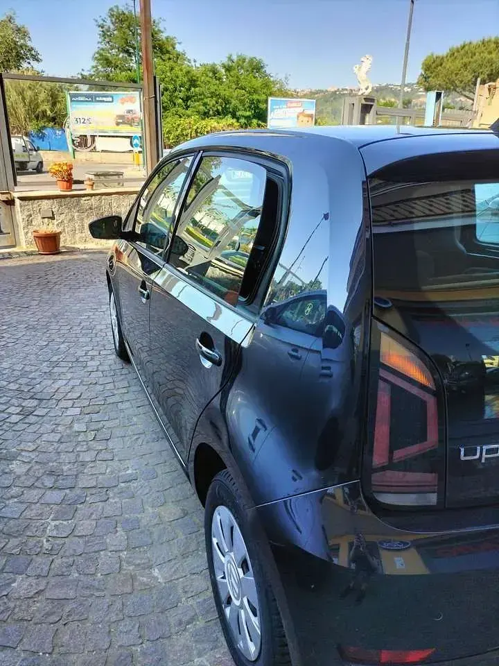 Usata VW up! Move 60 CV (44 kW) 2018 Nero Utilitaria