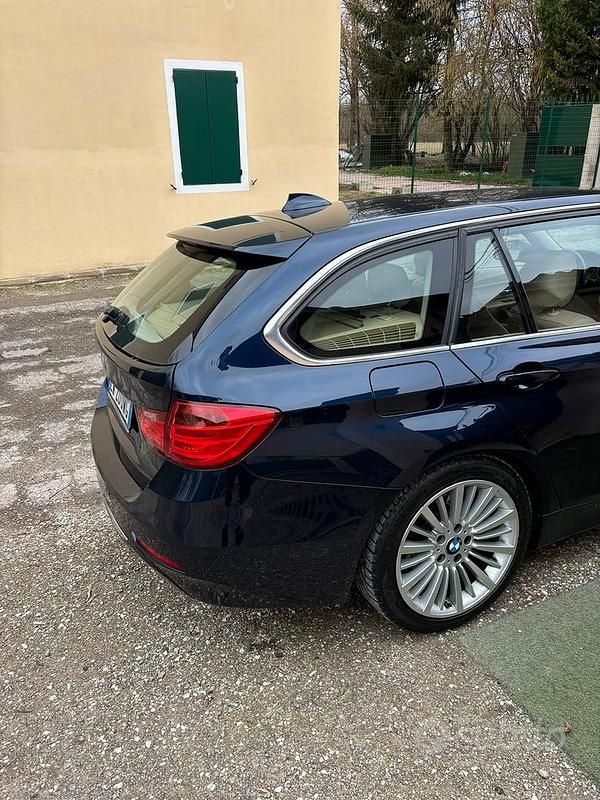 Usata BMW 316 Luxury Line 116 CV (85 kW) 2014 Blu/azzurro Station wagon