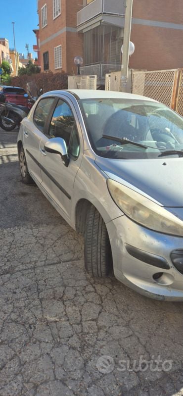 Begagnad Peugeot 207 88 HK (64 kW) 2007 Grå Halvkombi