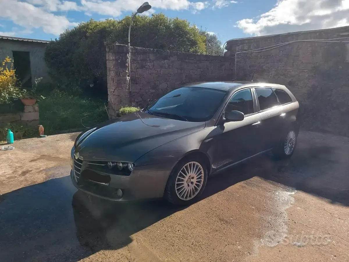 Usata Alfa Romeo 159 150 CV (110 kW) 2008 Grigio Berlina
