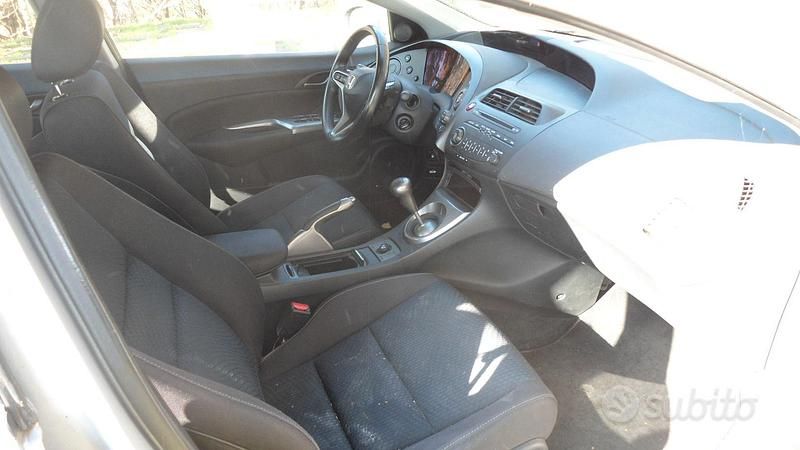 Usata Honda Civic 140 CV (102 kW) 2010 Grigio Berlina