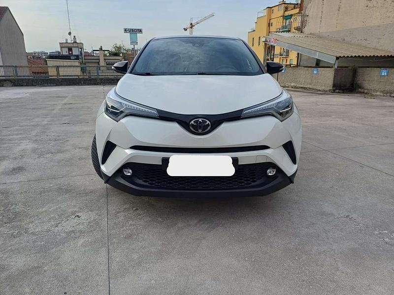 Second-hand Toyota C-HR Active 116 CP (85 kW) 2017 Alb SUV