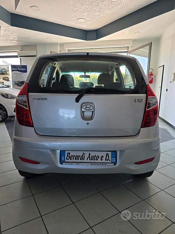 Usata Hyundai i10 Edition 69 CV (50 kW) 2013 Argento Utilitaria