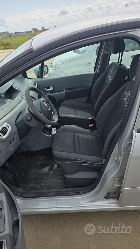 Usata Renault Modus 2011 Grigio Monovolume