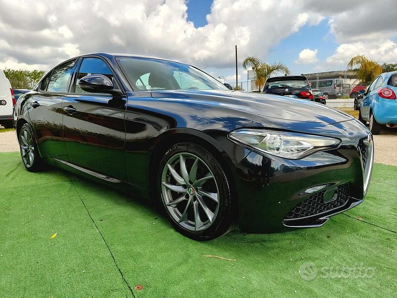 Usata Alfa Romeo Giulia Super 160 CV (117 kW) 2020 Nero Berlina