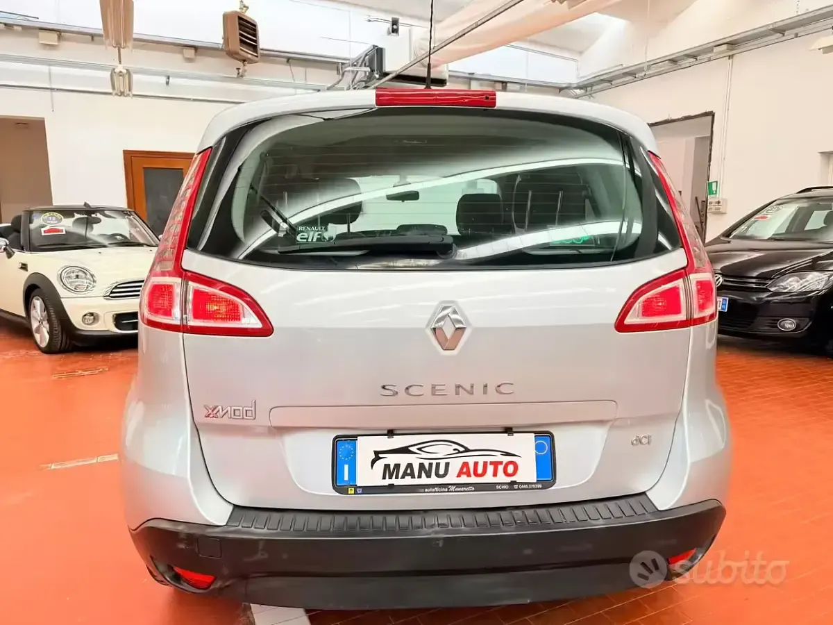 Usata Renault Scenic E-Tech Dynamique 110 CV (80 kW) 2011 Grigio Monovolume