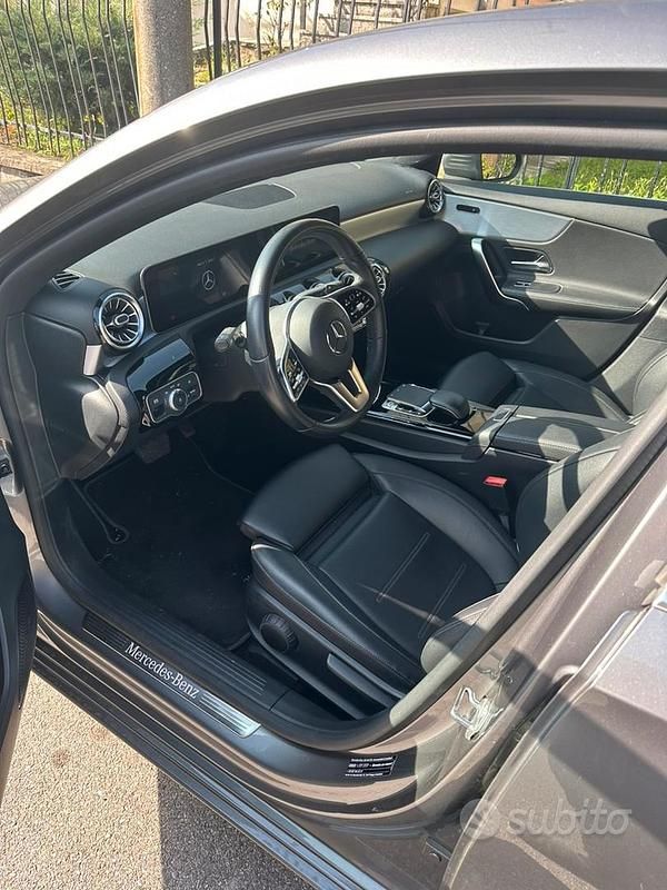 Usata Mercedes A220 194 CV (142 kW) 2019 Grigio Berlina