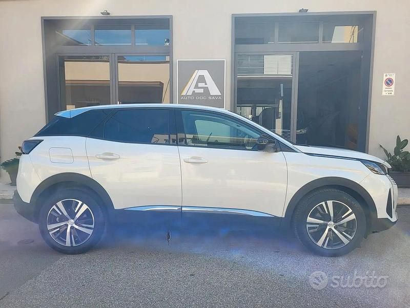 Usata Peugeot 3008 Allure 130 CV (95 kW) 2022 Bianco SUV