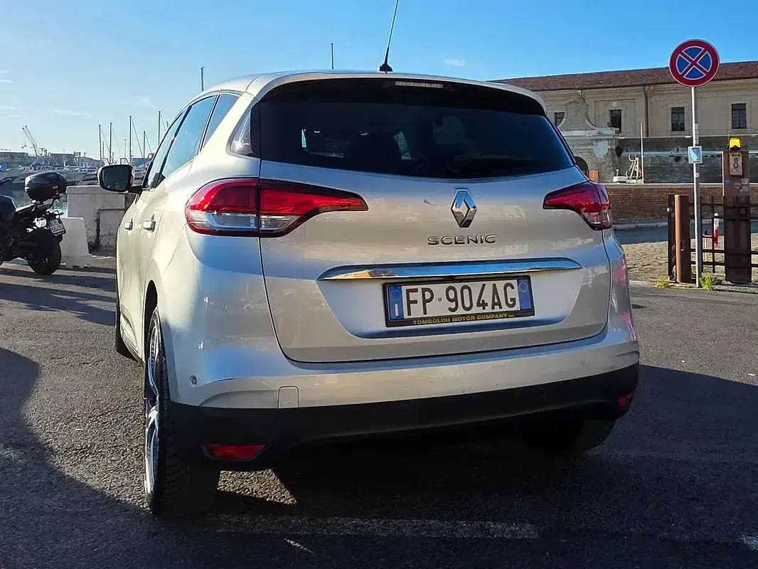 Usata Renault Scénic IV Intens 110 CV (80 kW) 2018 Argento Monovolume