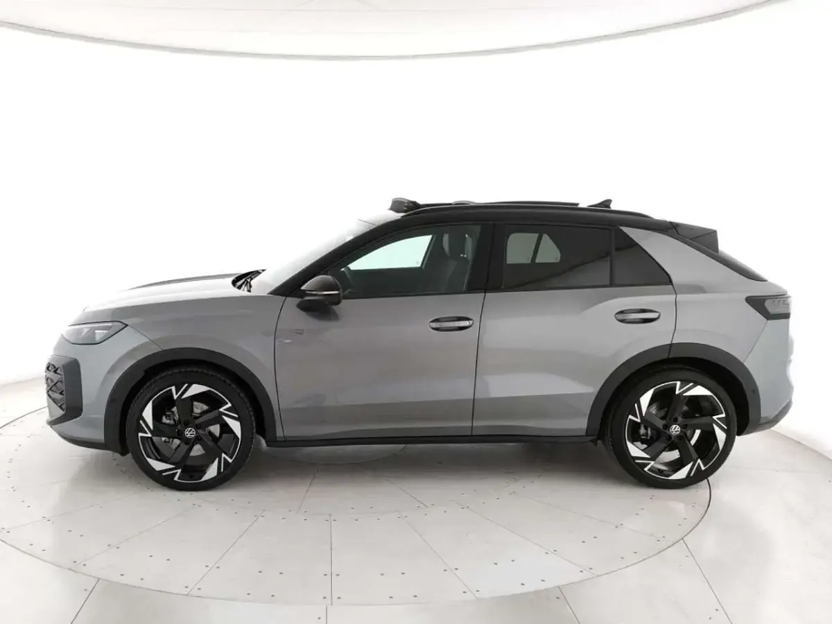 Nuova VW T-Roc R-line 150 CV (110 kW) 2026 Grigio scuro metall. SUV