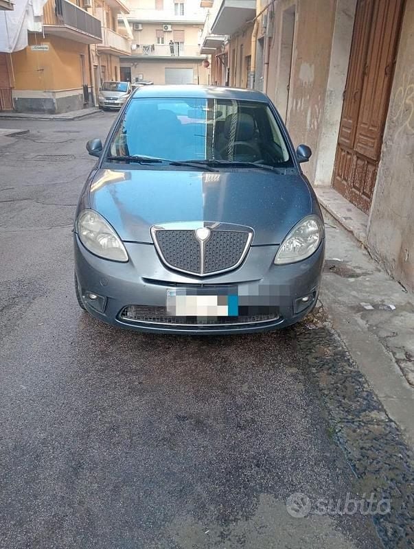 Usata Lancia Ypsilon 69 CV (50 kW) 2007 Grigio Utilitaria