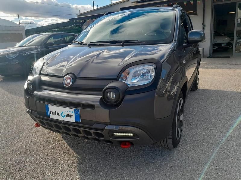 Usata Fiat Panda Cross Cross 70 CV (51 kW) 2023 Grigio Utilitaria