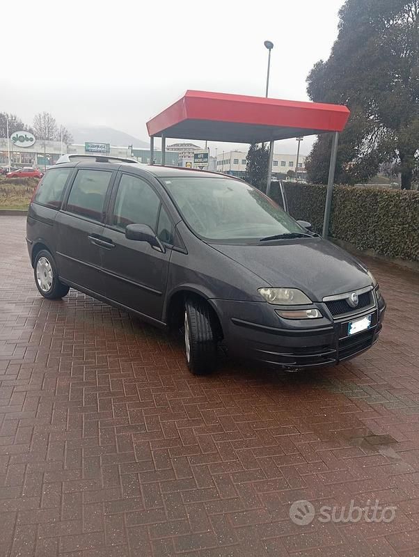 Usata Fiat Ulysse 128 CV (94 kW) 2005 Monovolume