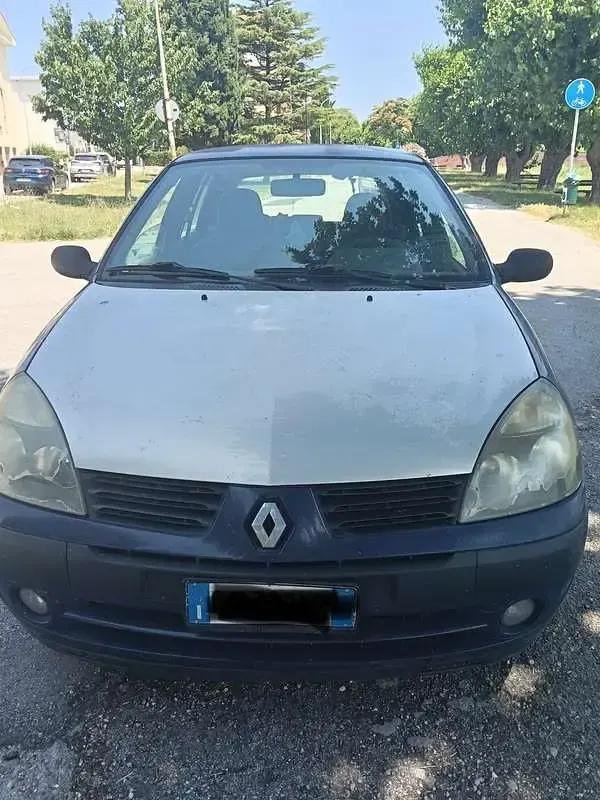 Usata Renault Clio II 58 CV (42 kW) 2005 Berlina