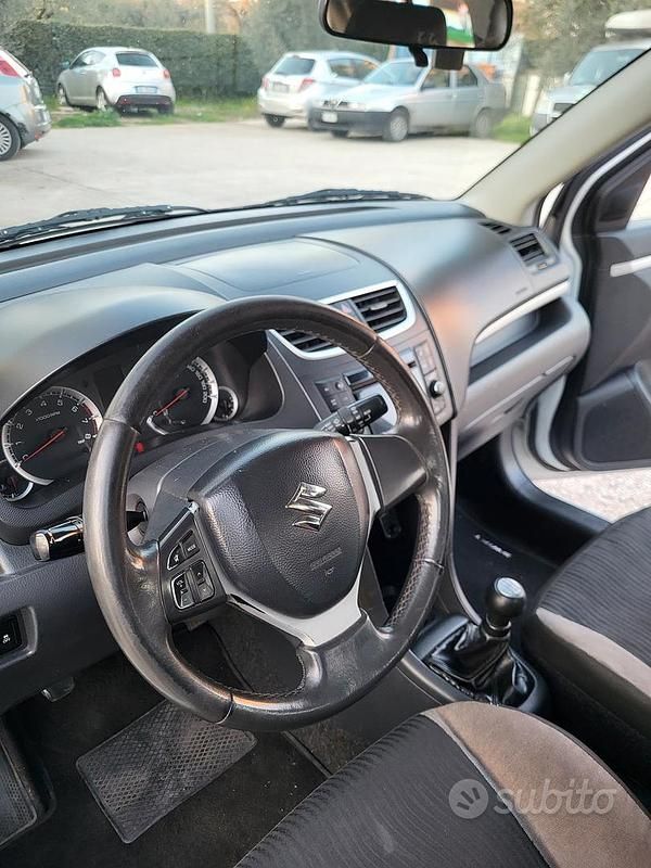Usata Suzuki Swift 93 CV (68 kW) 2012 Bianco Utilitaria