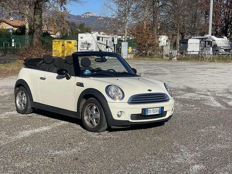 Usata Mini Cooper Cabriolet 156 CV (114 kW) 2009 Cabrio