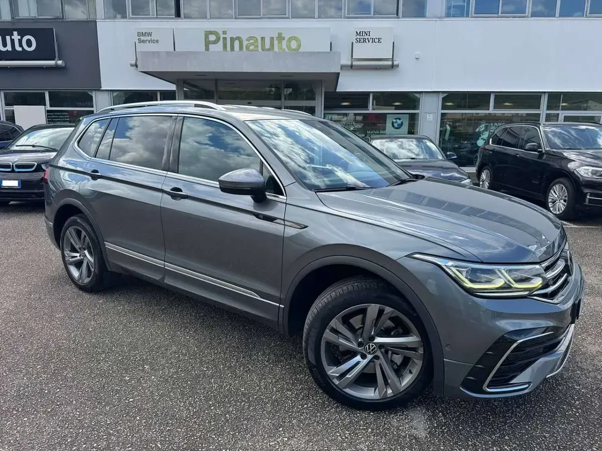 Usata VW Tiguan R-line 200 CV (147 kW) 2022 Grigio SUV