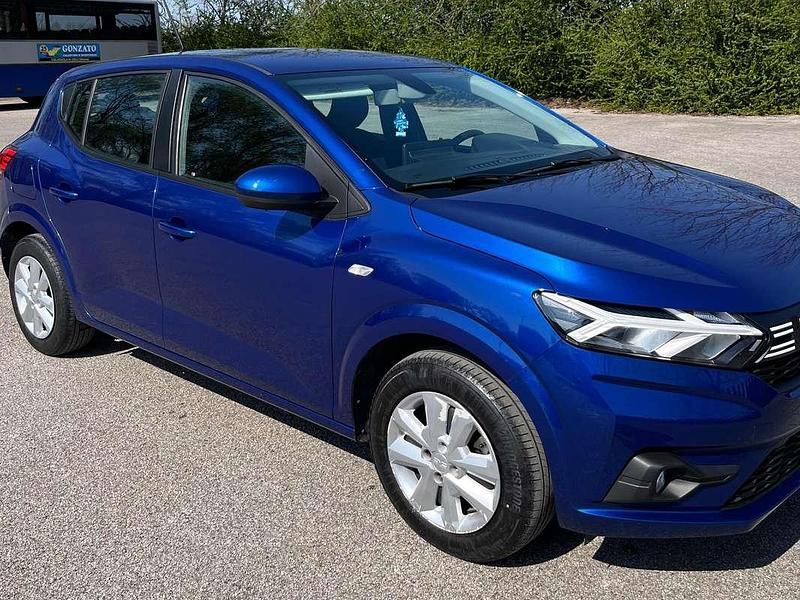 Usata Dacia Sandero Essentiel 101 CV (74 kW) 2023 Berlina