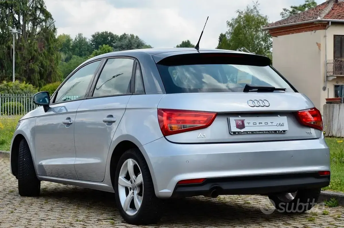 Usata Audi A1 Sportback Admired 116 CV (85 kW) 2016 Grigio Utilitaria