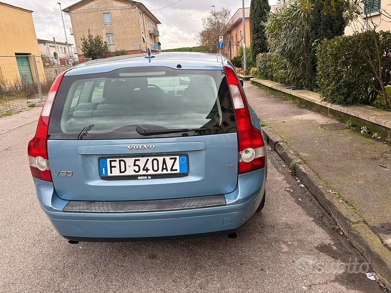 Usata Volvo V50 220 CV (161 kW) 2004 Blu Station wagon