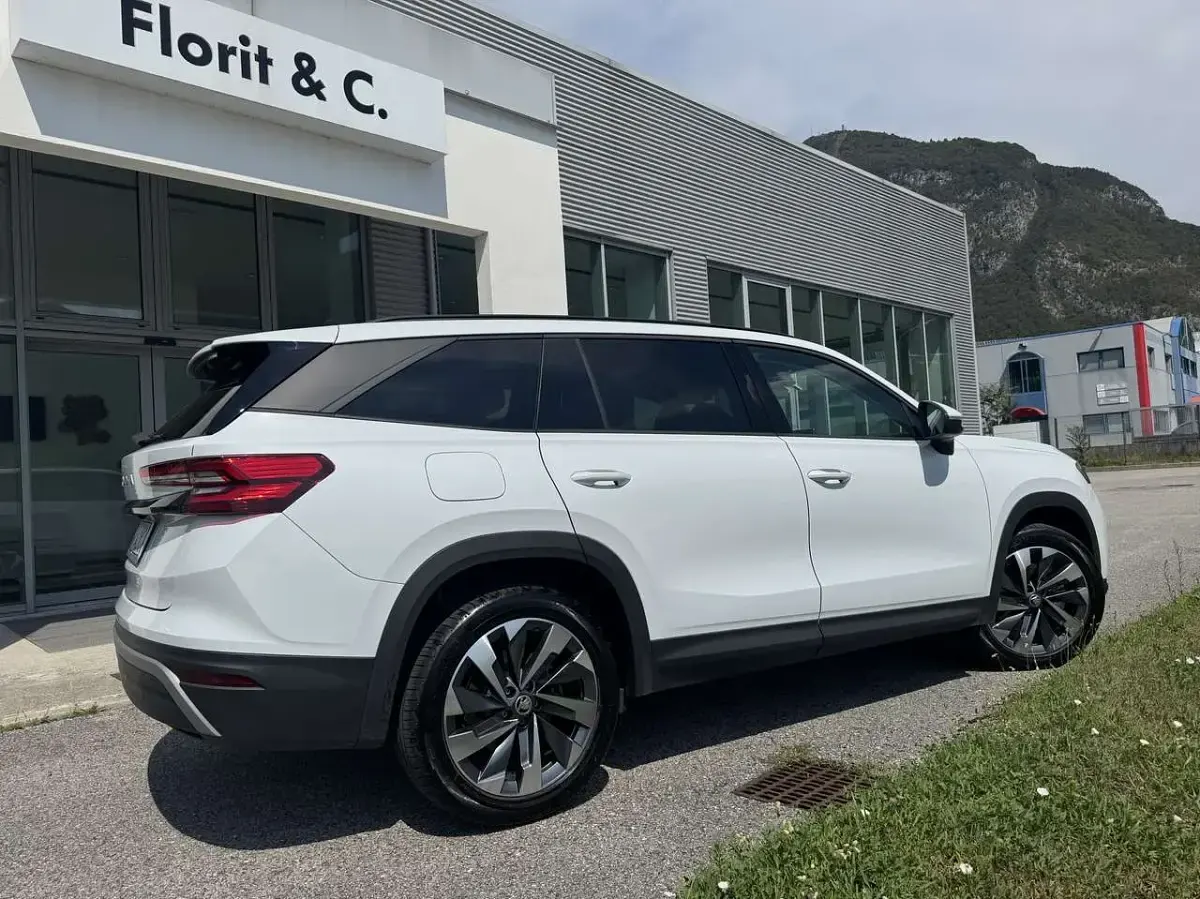 Usata Skoda Kodiaq Executive 150 CV (110 kW) 2024 Bianco luna metallizzato SUV