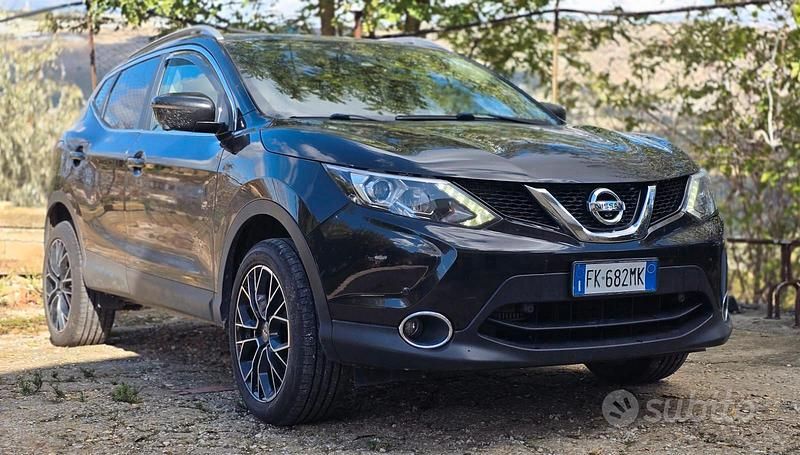 Nero Usata 2017 Nissan Qashqai Tekna SUV | 14.500 € (Cara) - Immagine 1/4