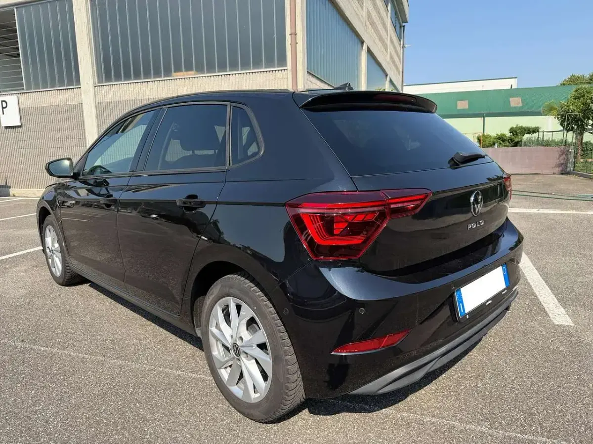 Usata VW Polo Style 95 CV (69 kW) 2022 Nero perla Utilitaria