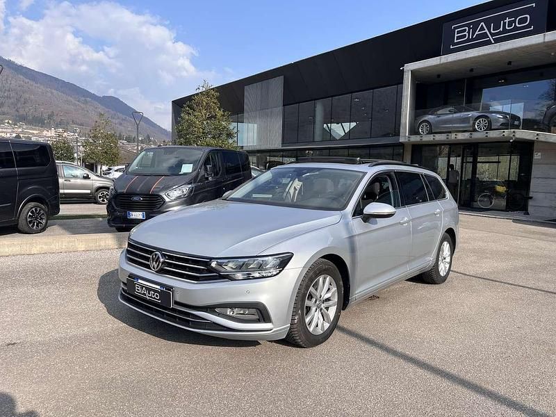 Usata VW Passat Executive 150 CV (110 kW) 2020 Argento Station wagon