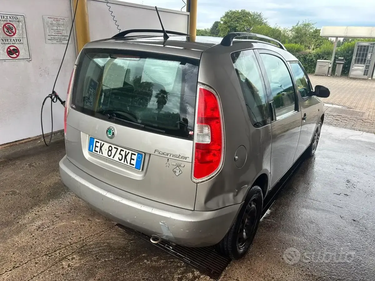 Usata Skoda Roomster 75 CV (55 kW) 2011 Monovolume