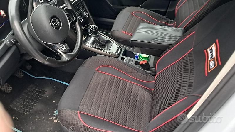 Bianco Usata 2018 VW T-Roc SUV | 16.000 € (Molto cara) - Immagine 1/4