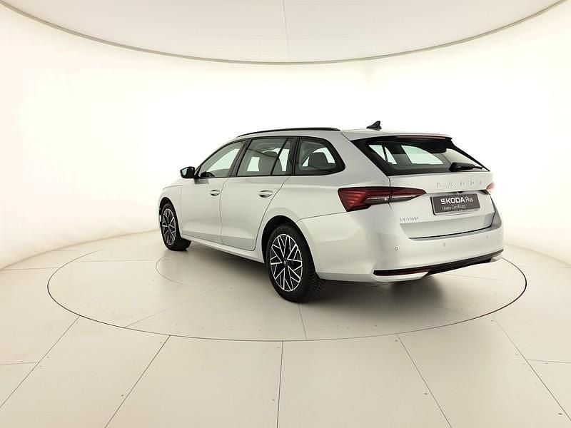 Usata Skoda Octavia Executive 150 CV (110 kW) 2025 Argento brillante metallizzato Station wagon