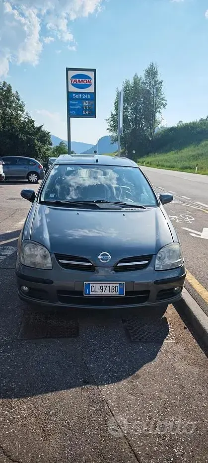 Usata Nissan Almera 2004 Grigio Monovolume