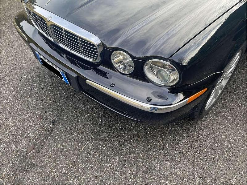 Usata Jaguar XJ Sovereign 207 CV (152 kW) 2005 Nero Berlina