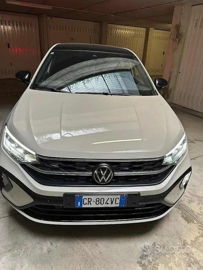 Usata VW Taigo R-line 110 CV (80 kW) 2023 Giallo SUV